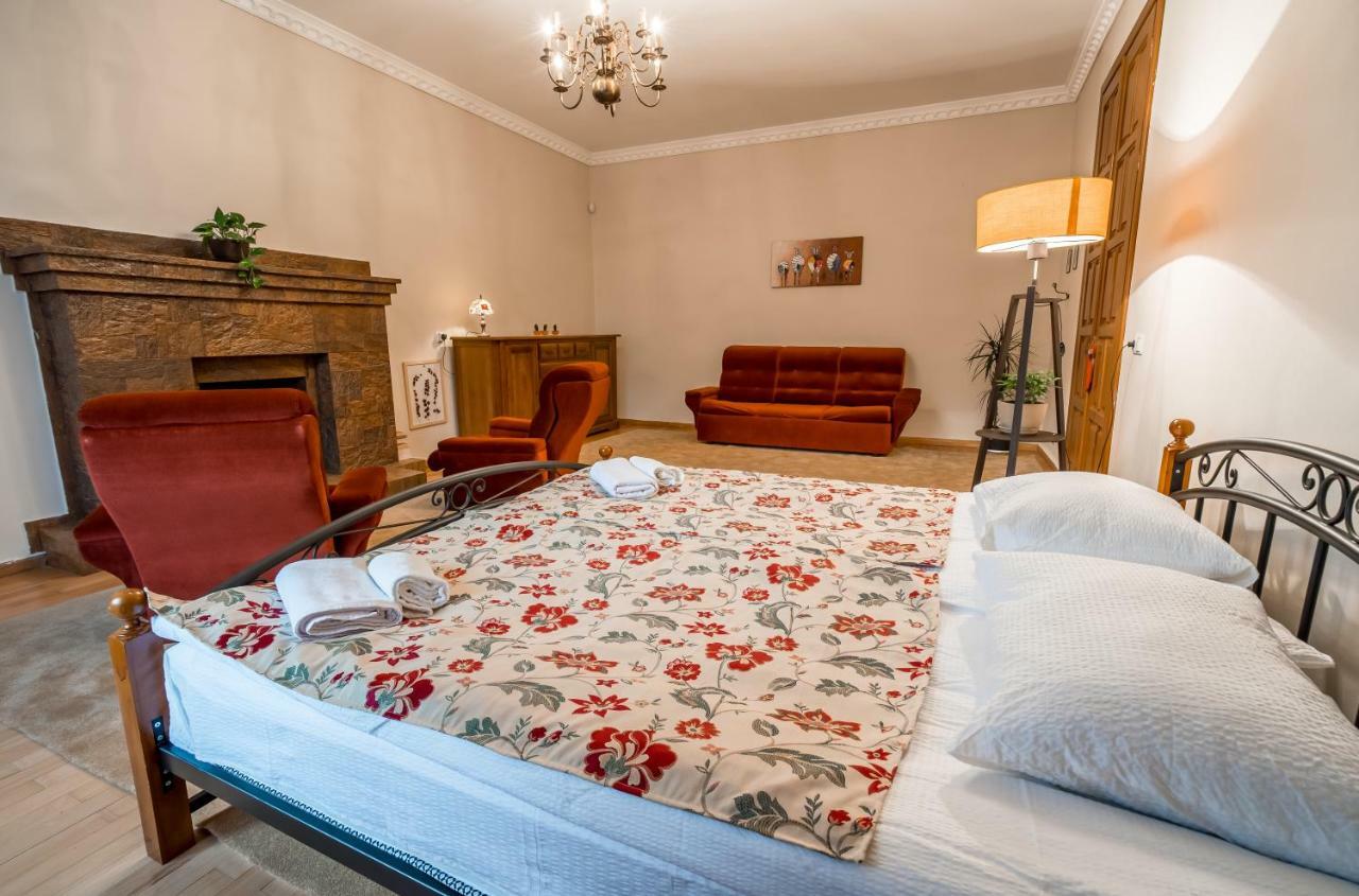 Rivendell Hotel Borjomi Ngoại thất bức ảnh